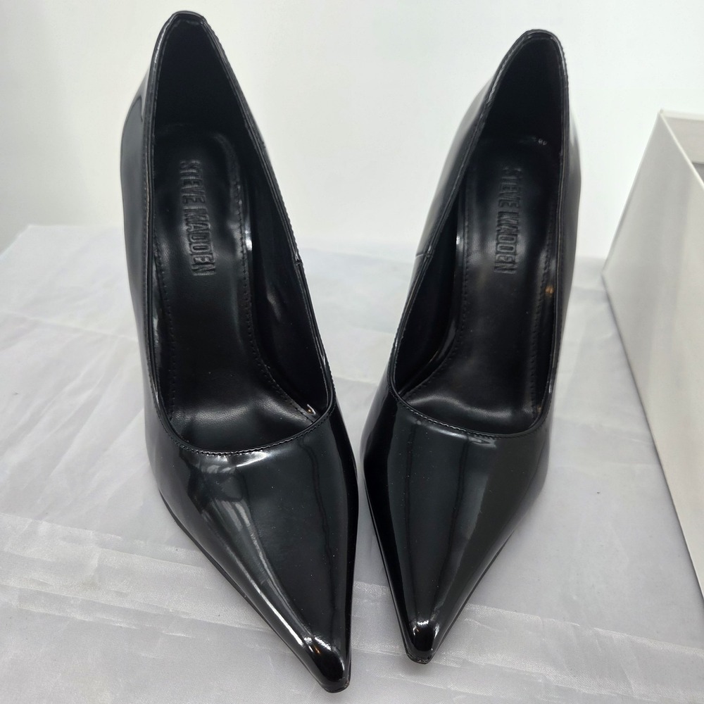 Steve Madden Women's "Reya" Black Pointed-Toe Pumps Size: 7.5 M